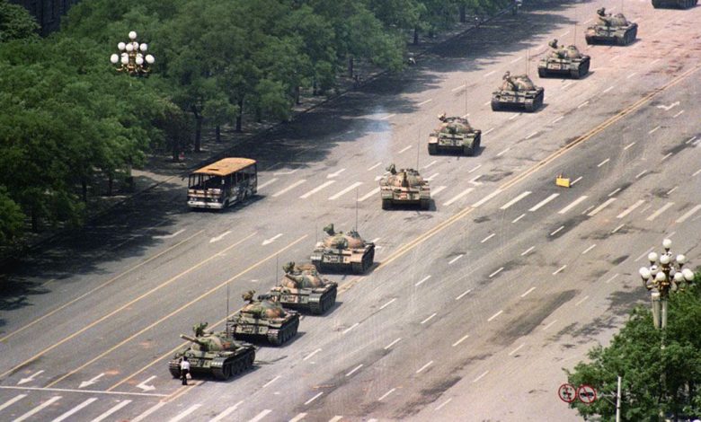 وفاة المصور تشارلي كول ملتقط صورة Tank Man الشهيرة